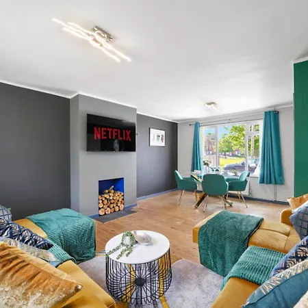 Spacious Luxury Garden House Free Parking Nyaraló *