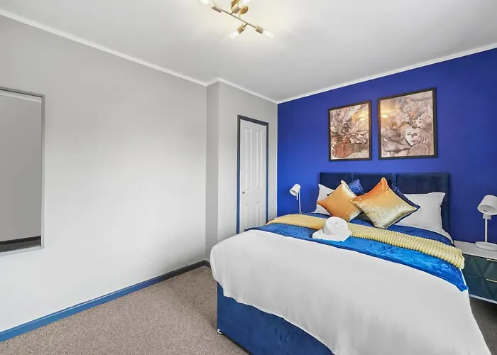 Spacious Luxury Garden House Free Parking