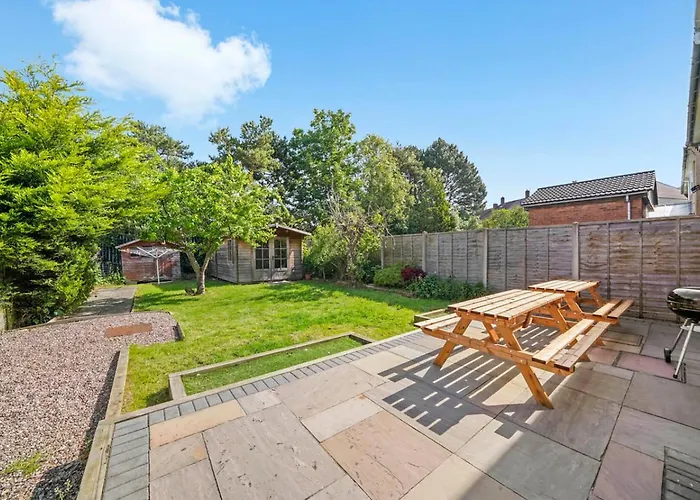 Spacious Luxury Garden House Free Parking Nyaraló Bristol