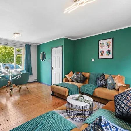 Spacious Luxury Garden House Free Parking 別荘 ブリストル