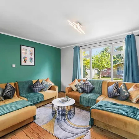 Spacious Luxury Garden House Free Parking *