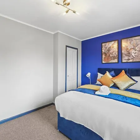 Spacious Luxury Garden House Free Parking