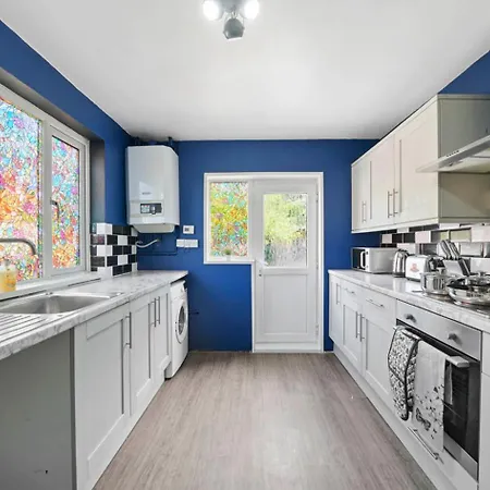 Spacious Luxury Garden House Free Parking *