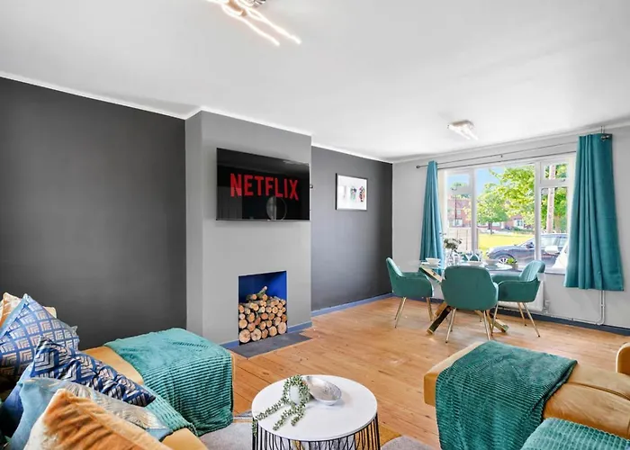 Feriehus Spacious Luxury Garden House Free Parking