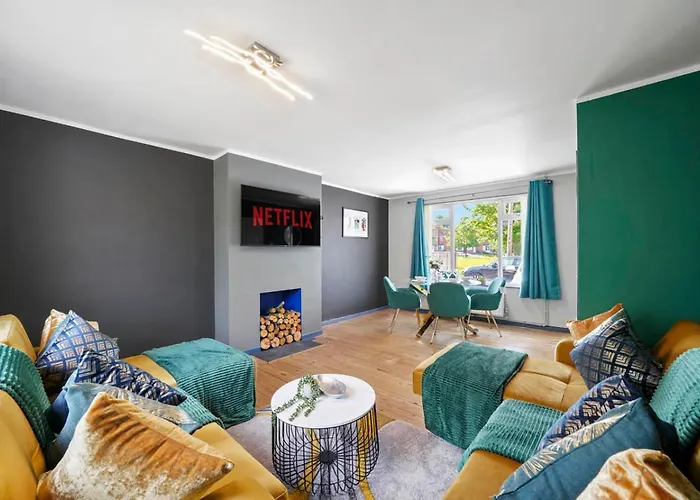 Spacious Luxury Garden House Free Parking Hébergement de vacances *